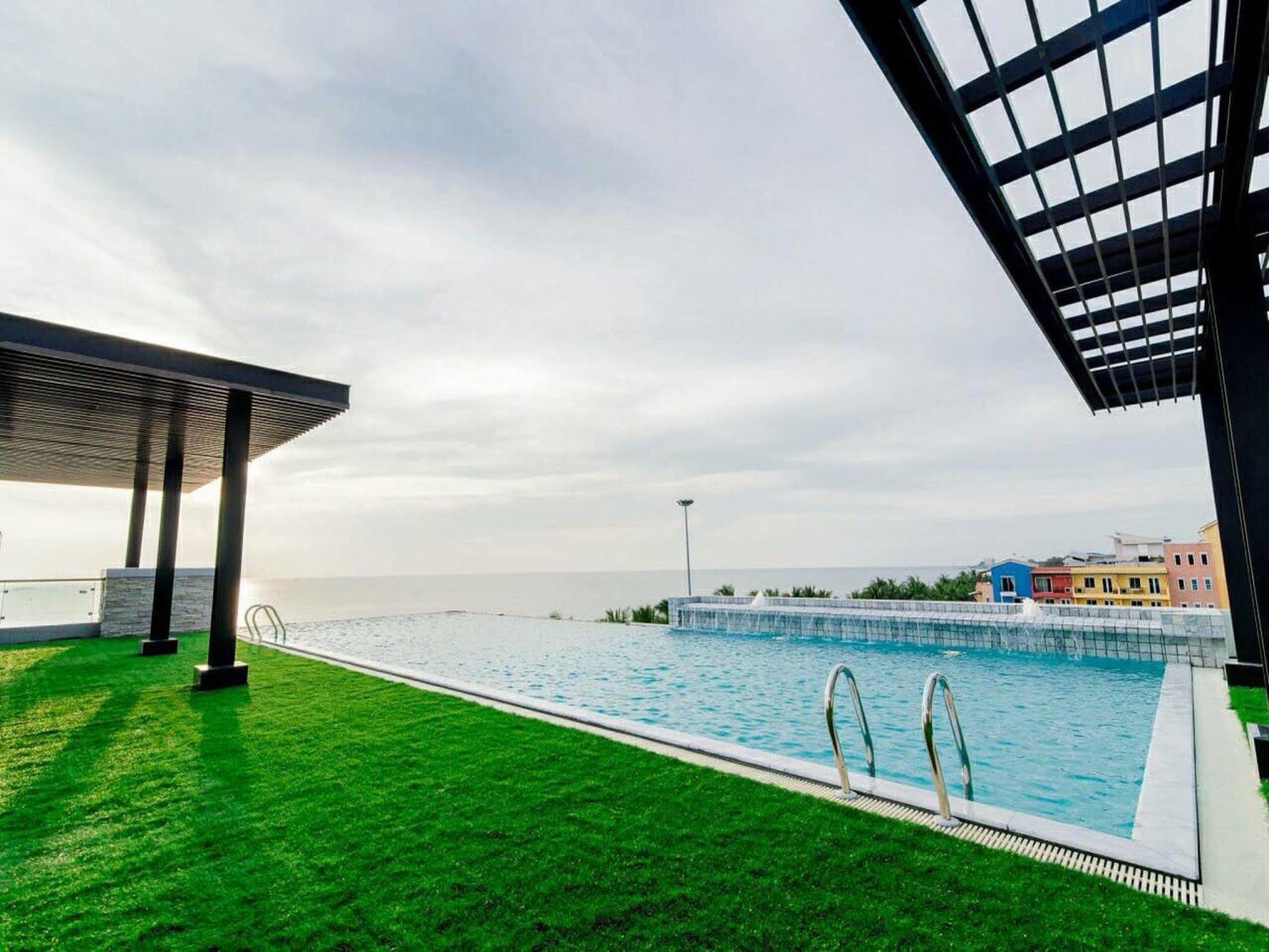 Panitar Haus Hotel Chonburi Bagian luar foto
