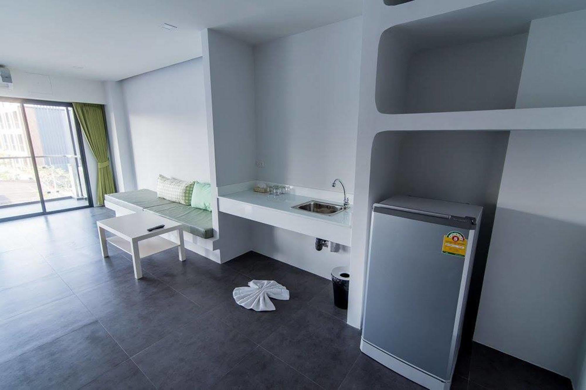 Panitar Haus Hotel Chonburi Bagian luar foto