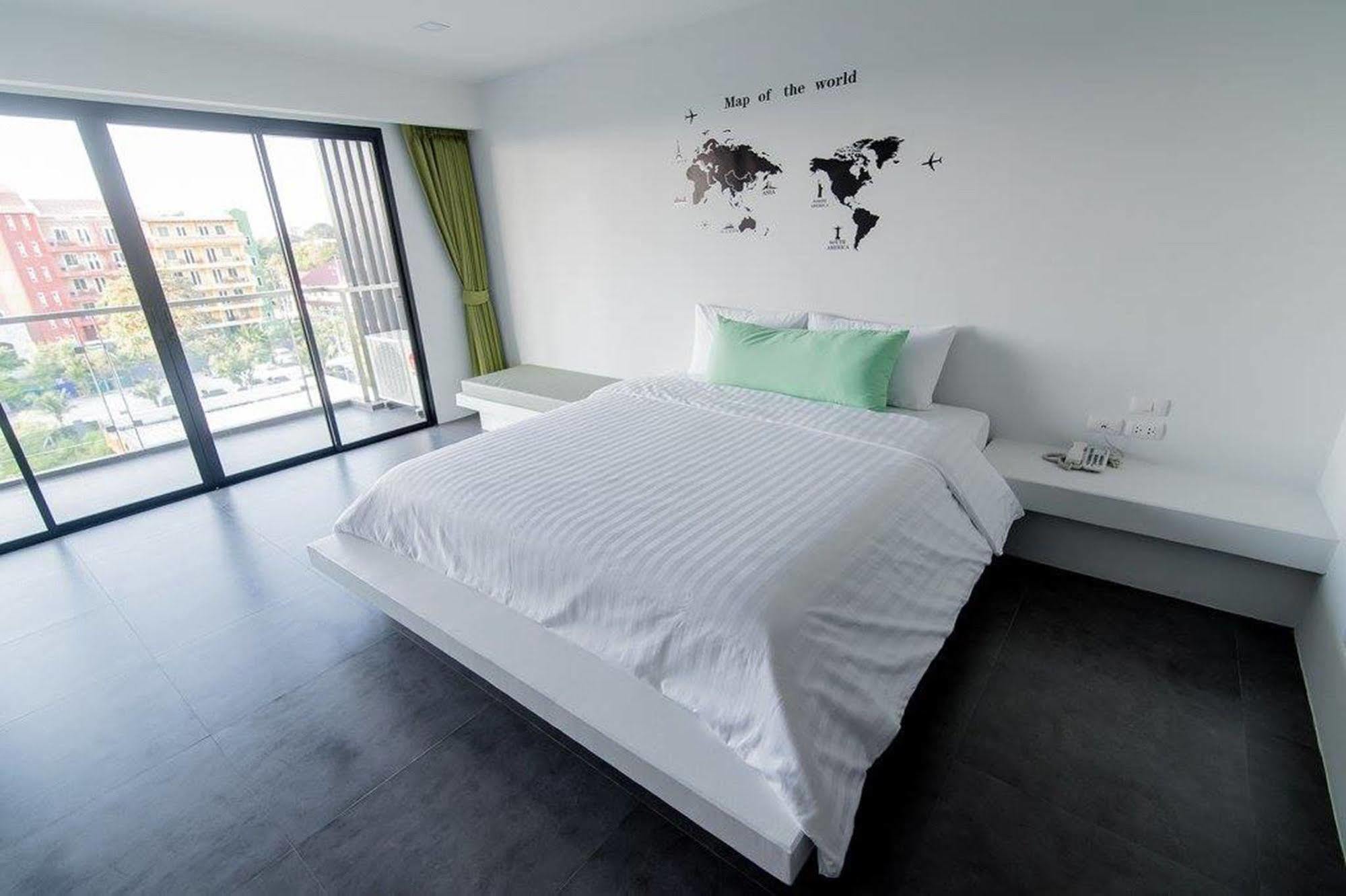 Panitar Haus Hotel Chonburi Bagian luar foto