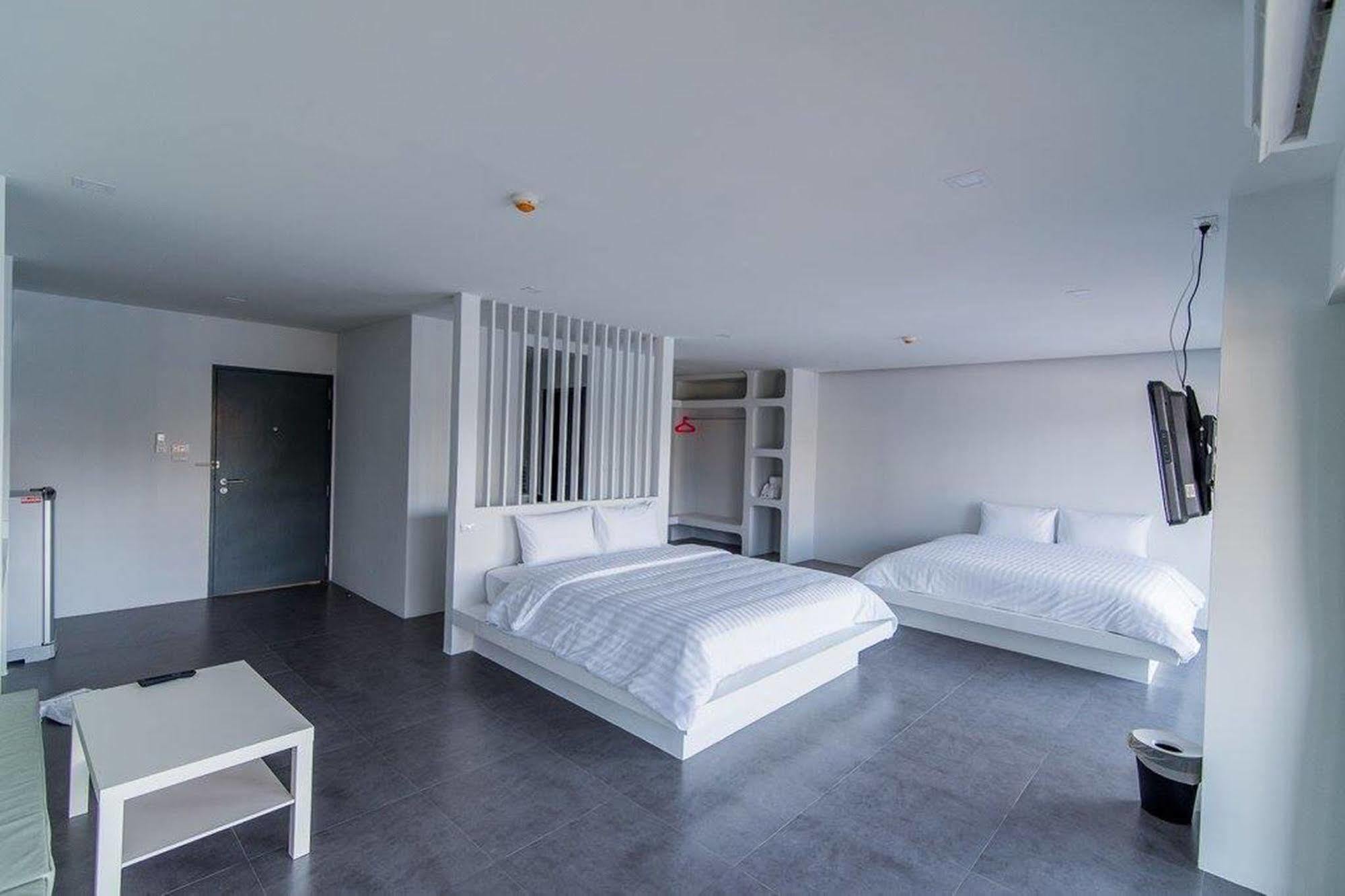 Panitar Haus Hotel Chonburi Bagian luar foto