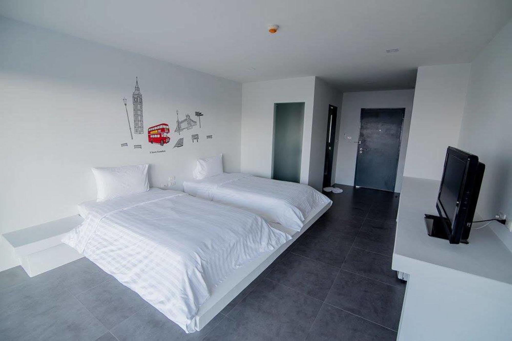Panitar Haus Hotel Chonburi Bagian luar foto
