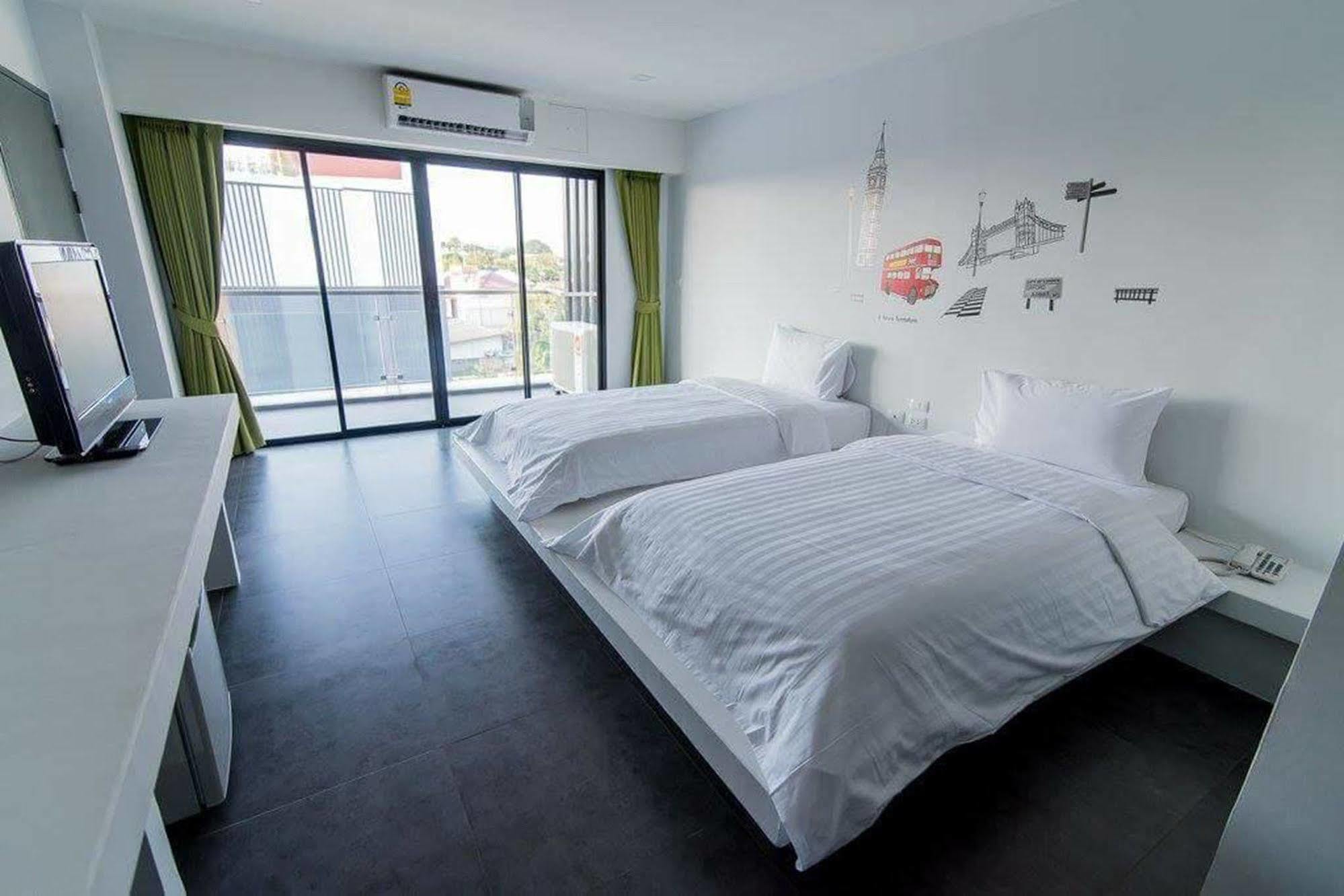 Panitar Haus Hotel Chonburi Bagian luar foto